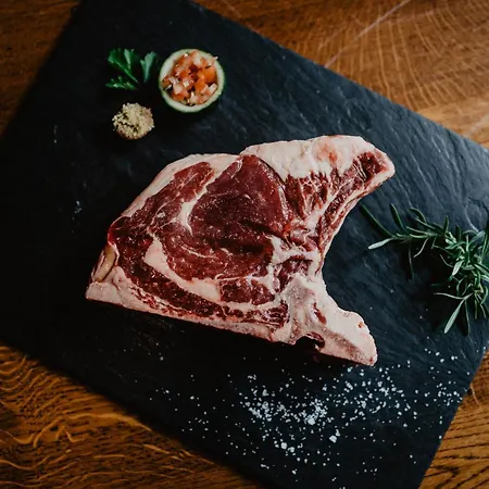 오베르주 알 파이넨 호텔